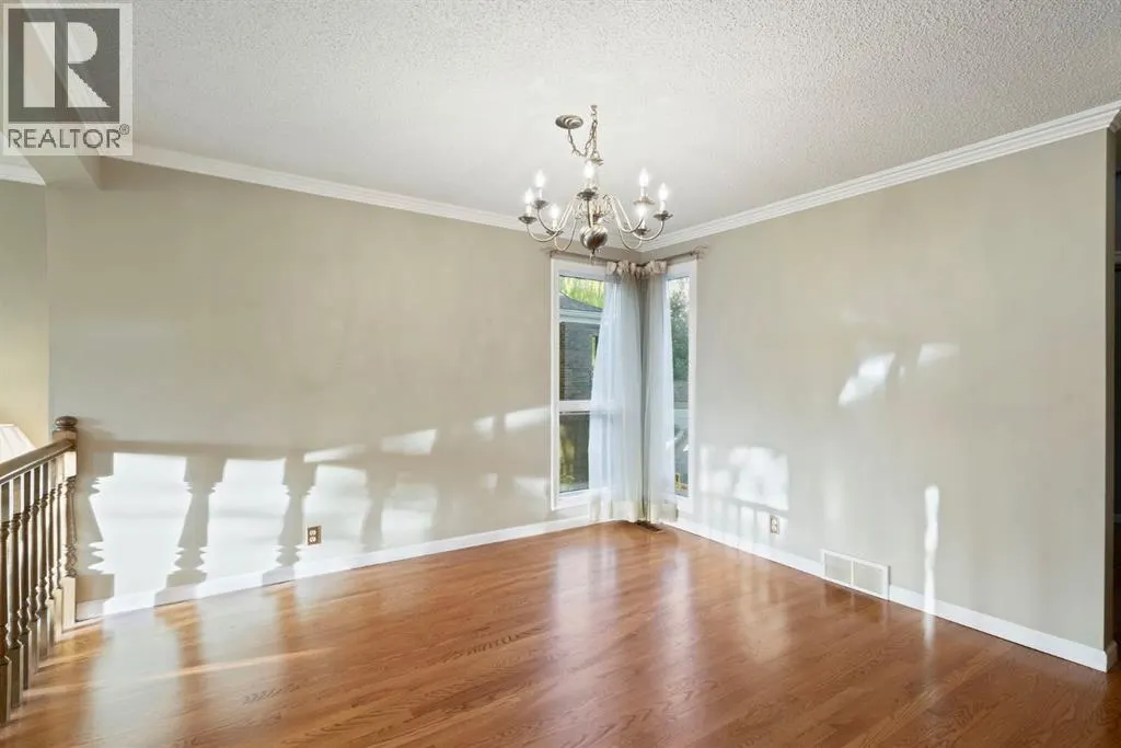 23, 275 Woodridge Drive SW