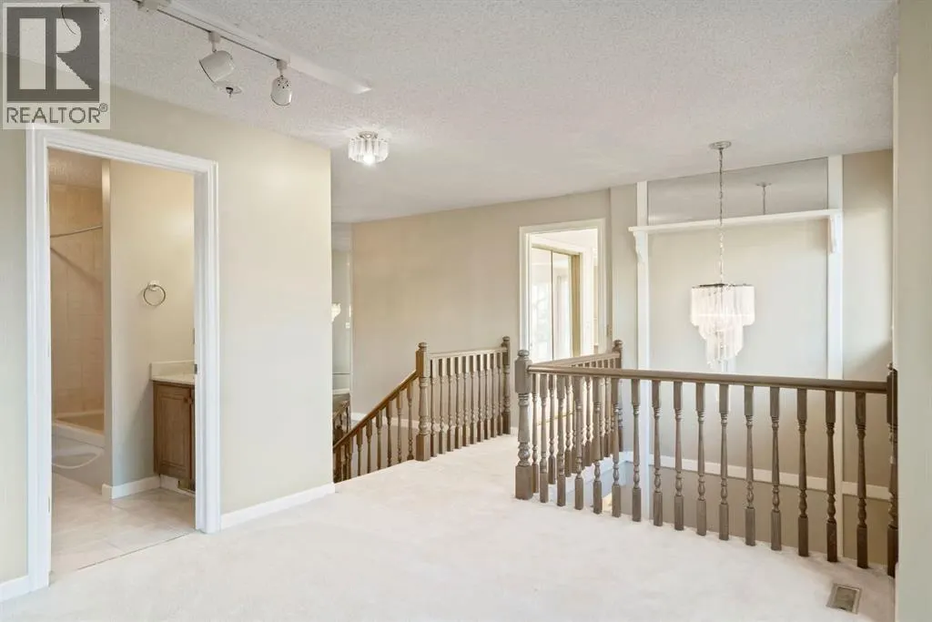 23, 275 Woodridge Drive SW