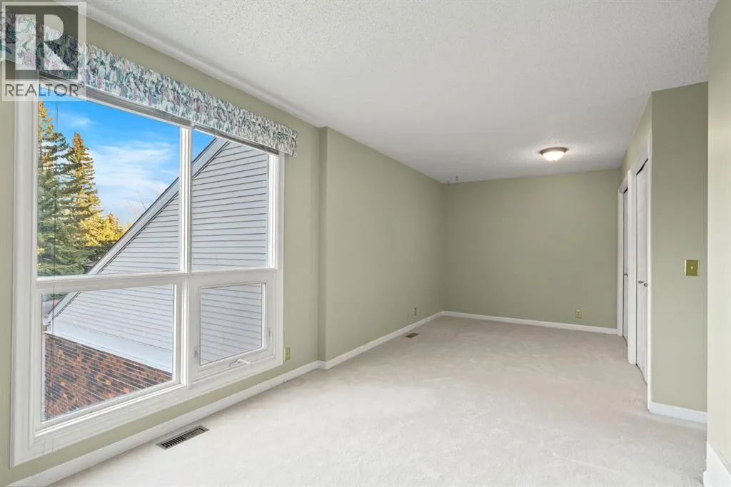 23, 275 Woodridge Drive SW