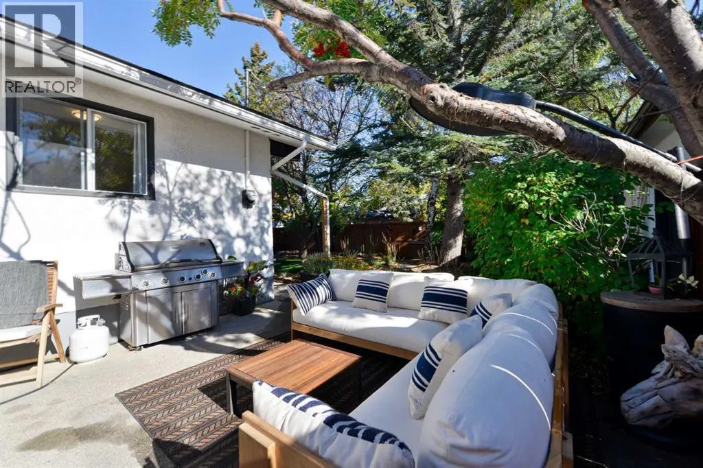6304 Crowchild Trail SW