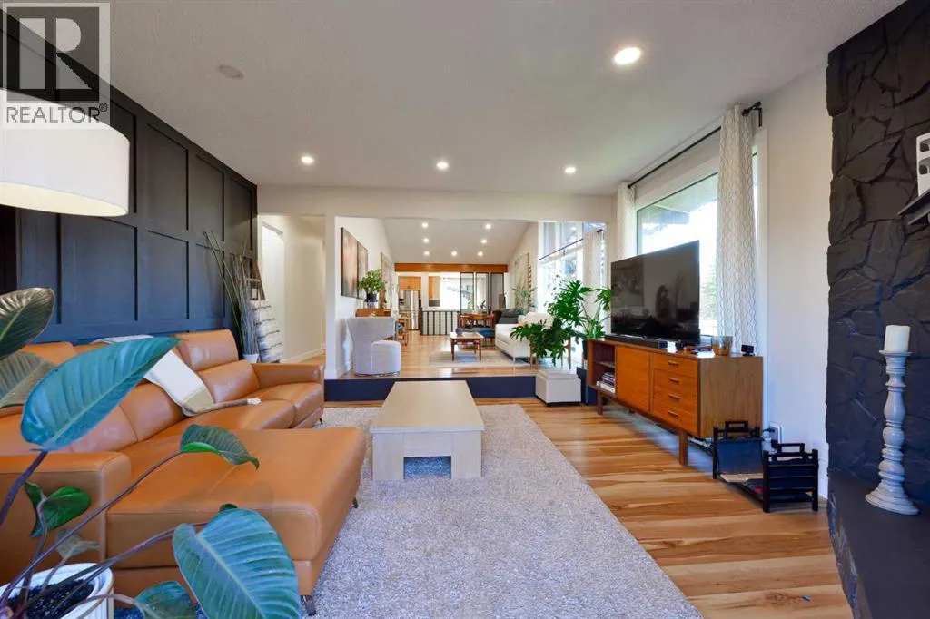 6304 Crowchild Trail SW
