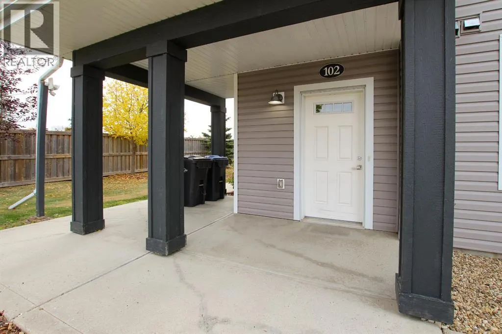 102, 43 Reid Court
