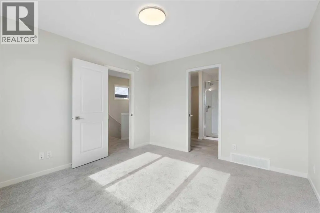 688 Buffaloberry Manor SE