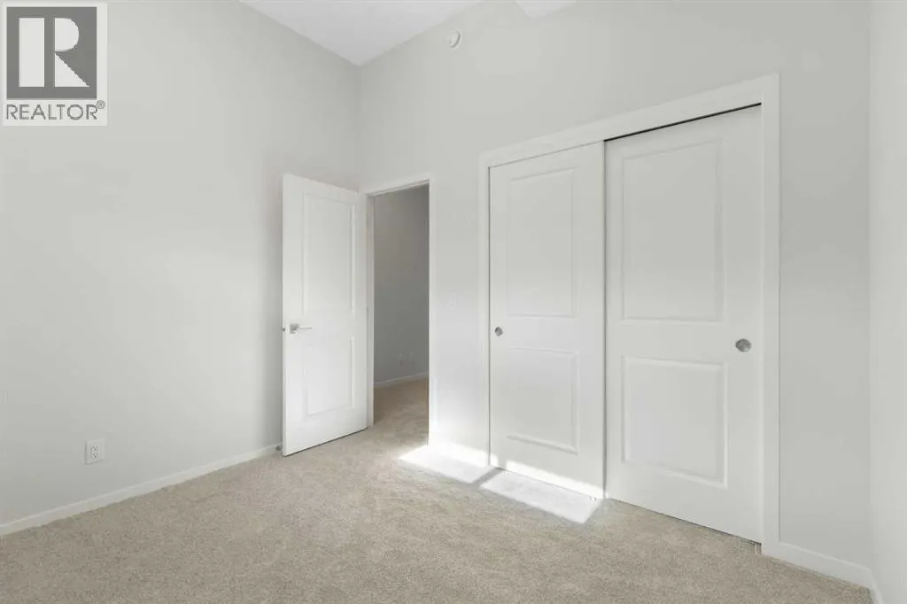 688 Buffaloberry Manor SE