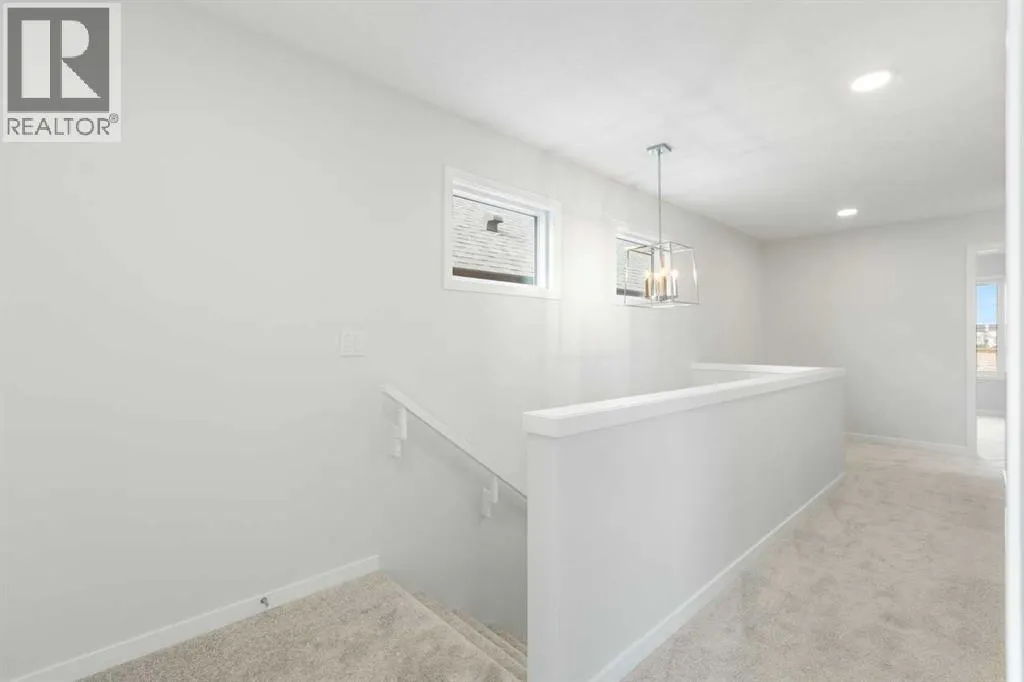 688 Buffaloberry Manor SE