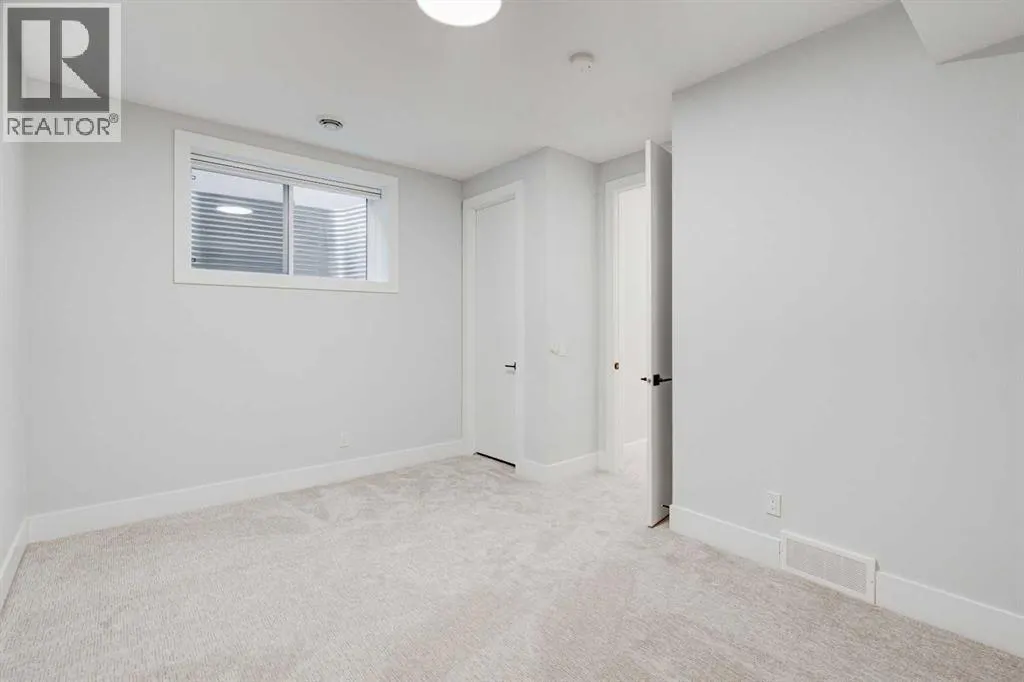 1902 13 Street SW
