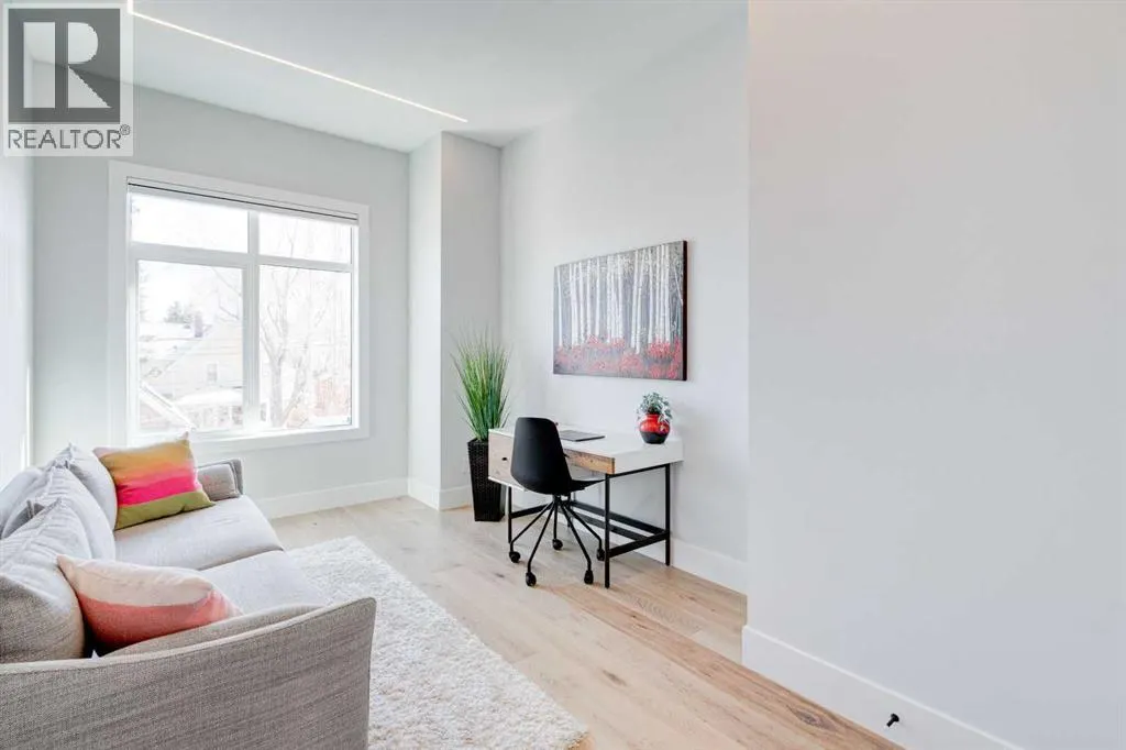 1902 13 Street SW