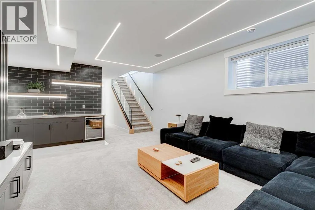 1902 13 Street SW