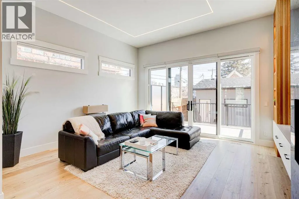1902 13 Street SW