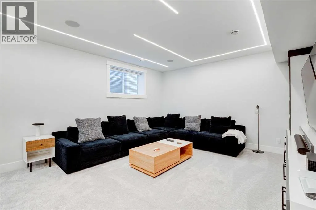 1902 13 Street SW