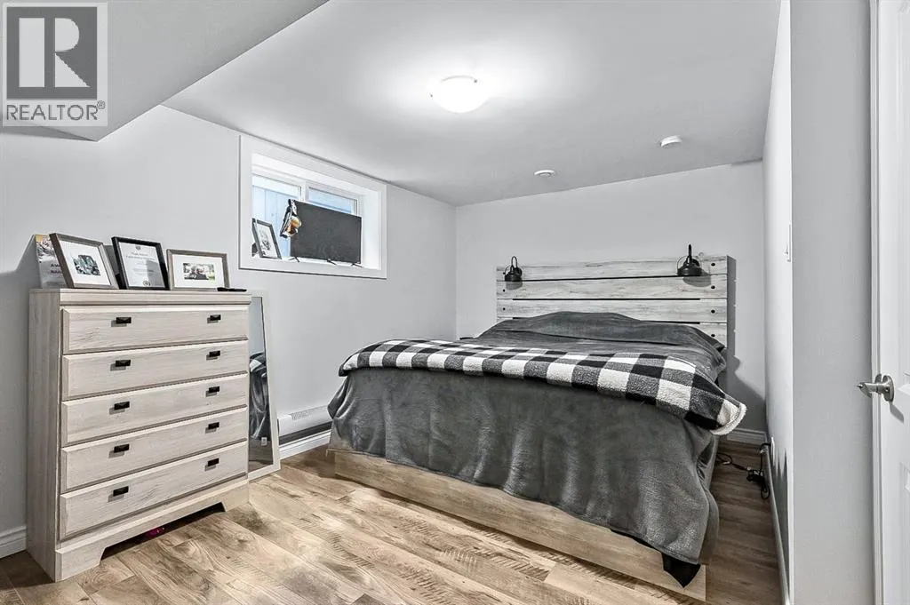 128 Queen Alexandra Close SE