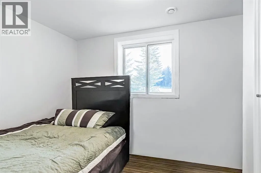 128 Queen Alexandra Close SE