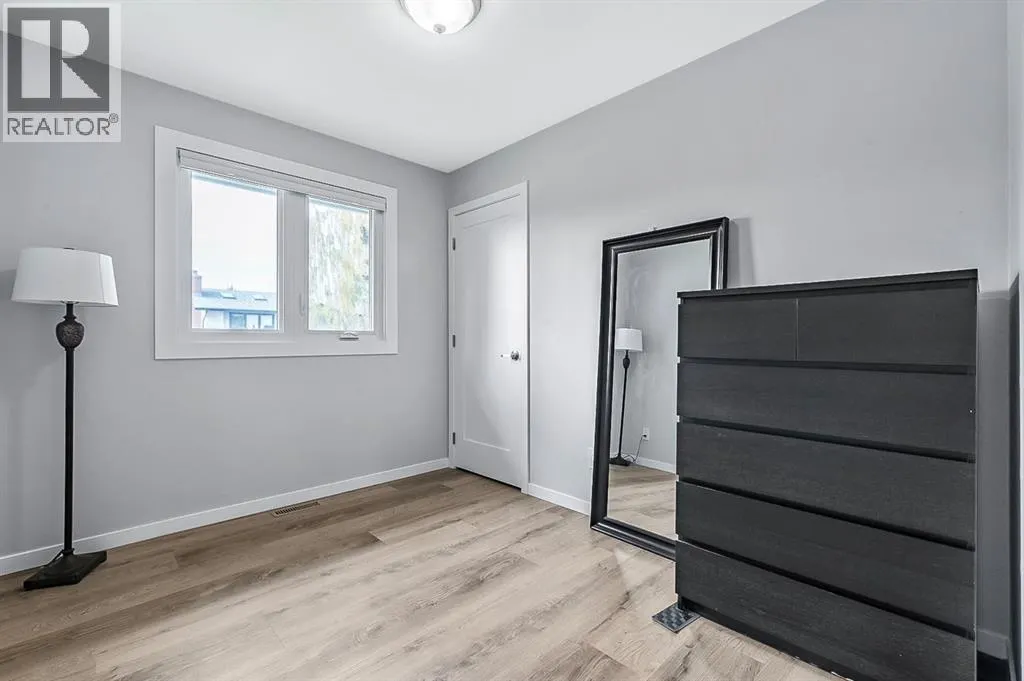 128 Queen Alexandra Close SE