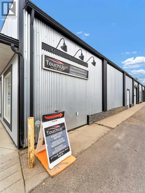 677B South Railway Street SE