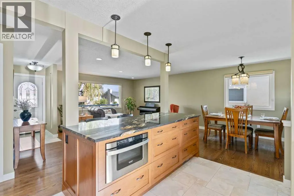 1147 Lake Huron Crescent SE