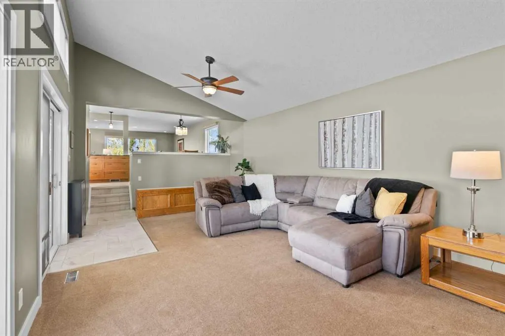 1147 Lake Huron Crescent SE