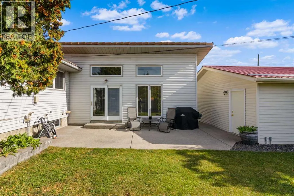 1147 Lake Huron Crescent SE
