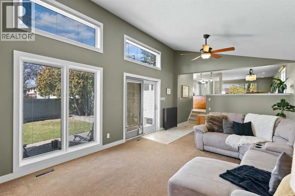 1147 Lake Huron Crescent SE