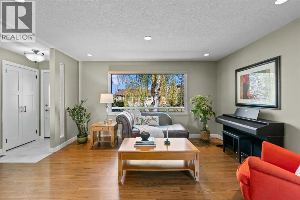 1147 Lake Huron Crescent SE