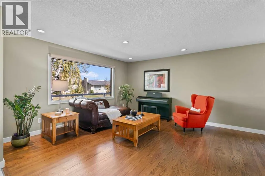 1147 Lake Huron Crescent SE