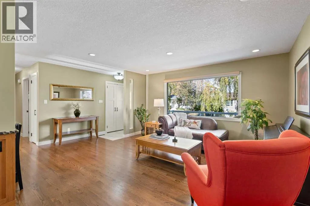 1147 Lake Huron Crescent SE