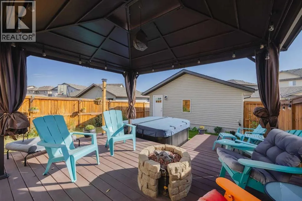 47 Luxstone Point SW