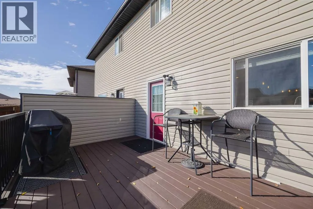 47 Luxstone Point SW