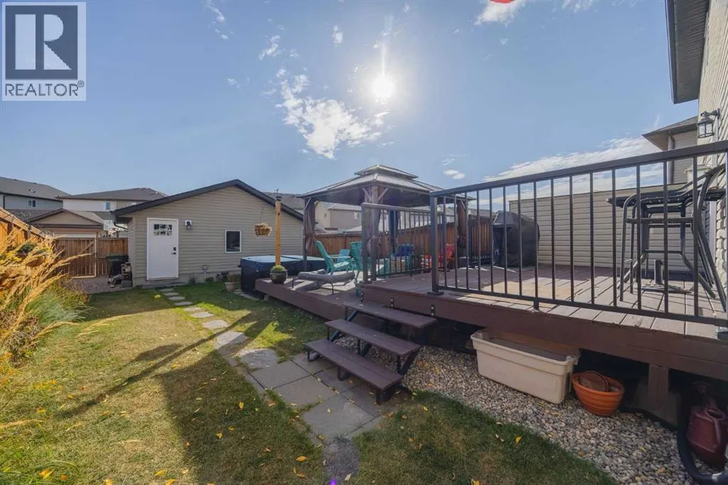 47 Luxstone Point SW