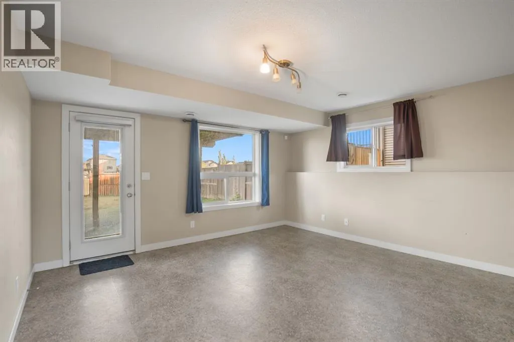 130 Larsen Crescent