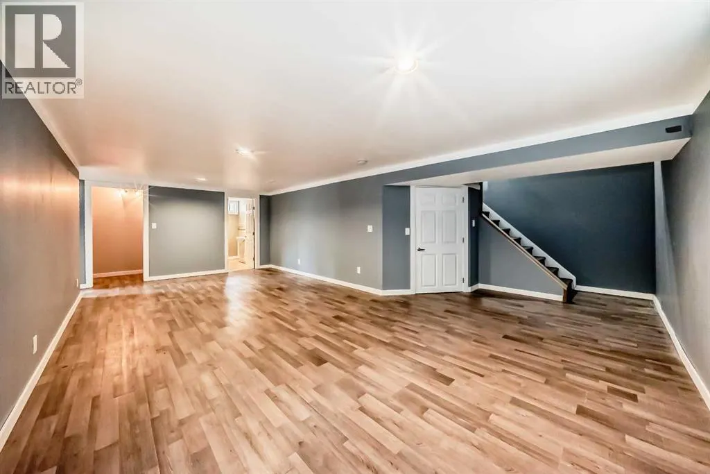 211 Allan Crescent SE