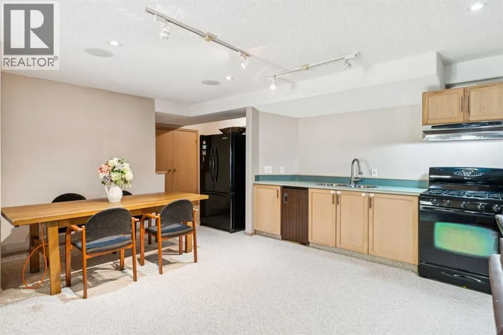 26 Mt Robson Close SE