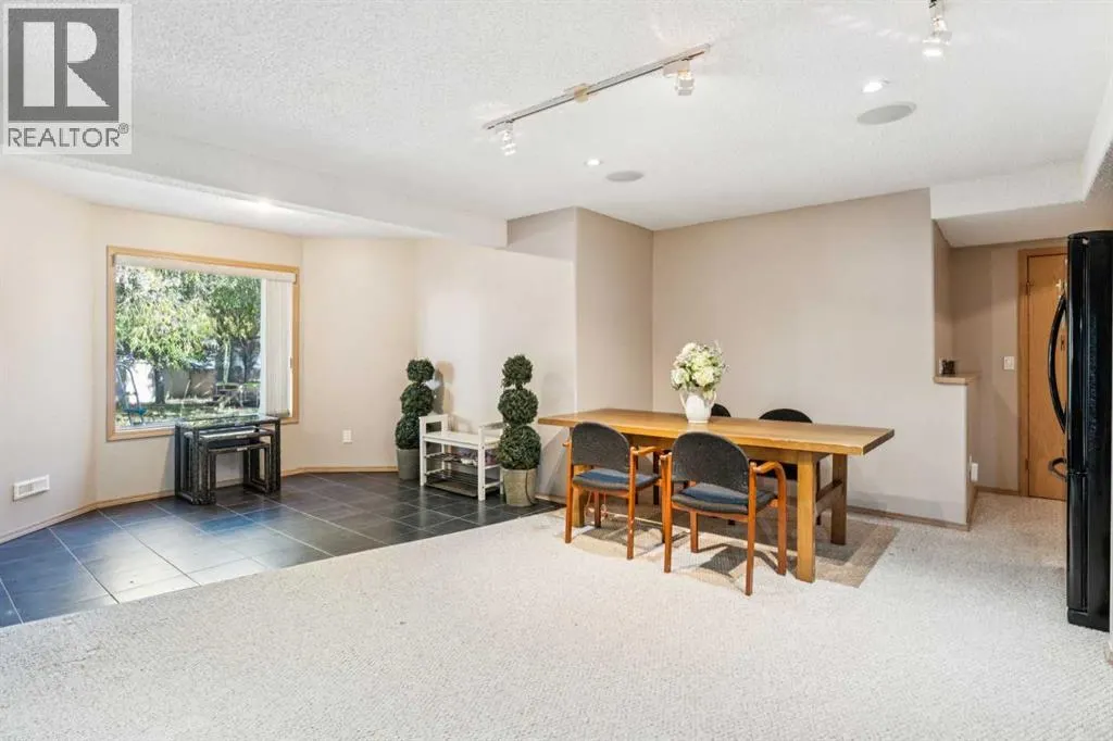 26 Mt Robson Close SE
