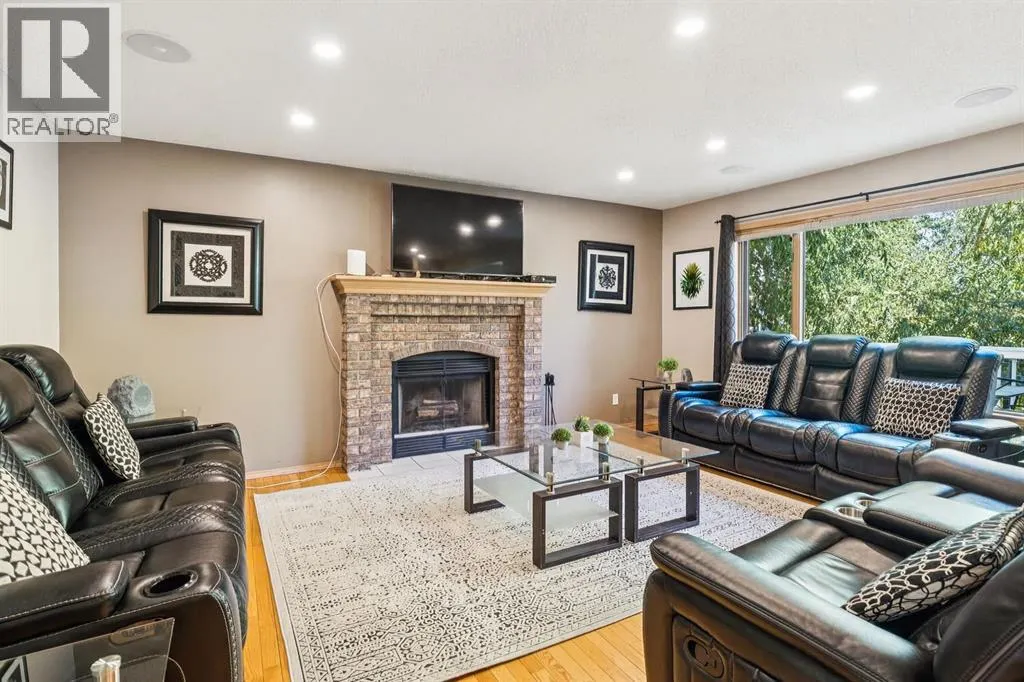 26 Mt Robson Close SE