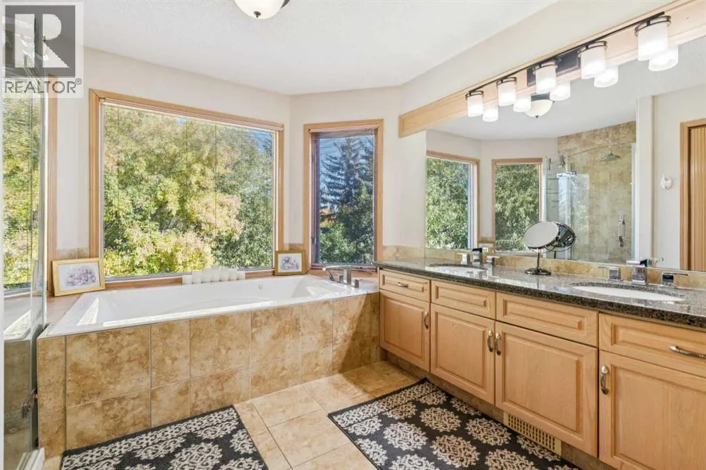 26 Mt Robson Close SE