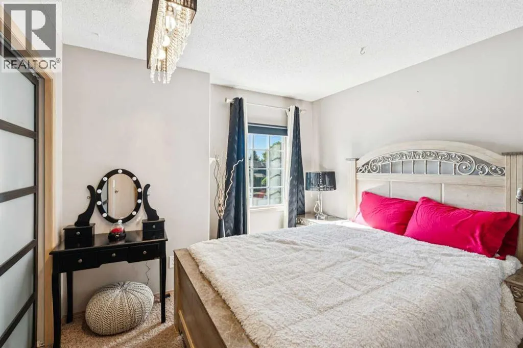 26 Mt Robson Close SE