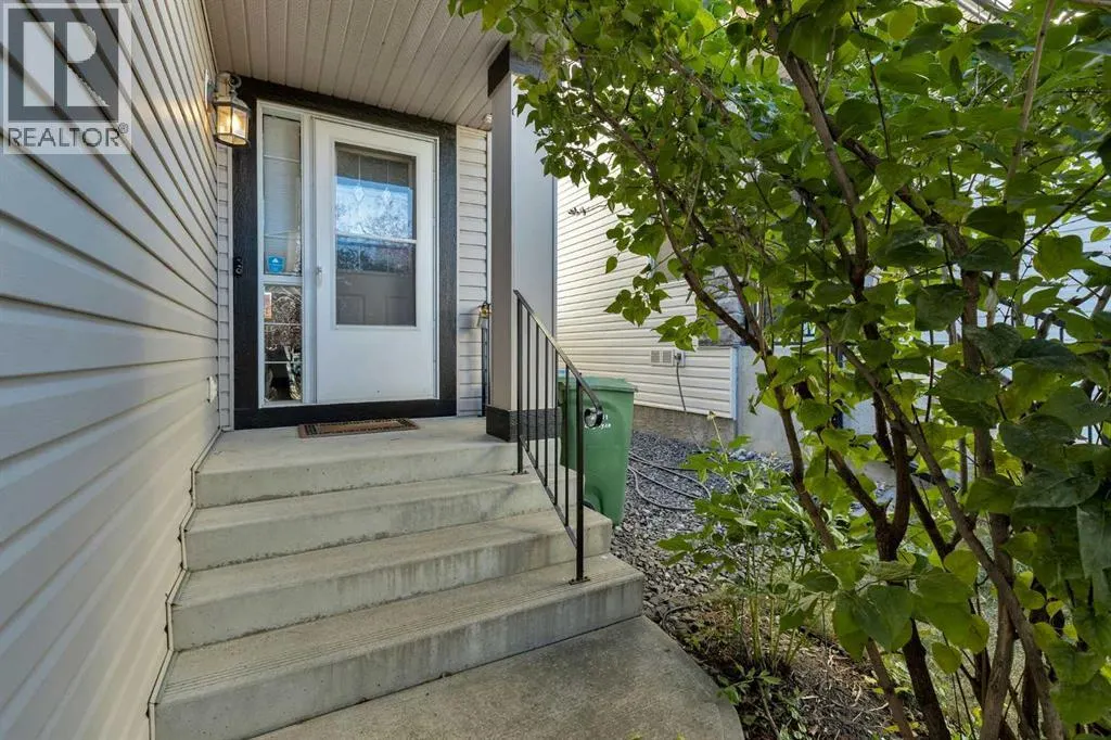 368 Kincora Drive NW