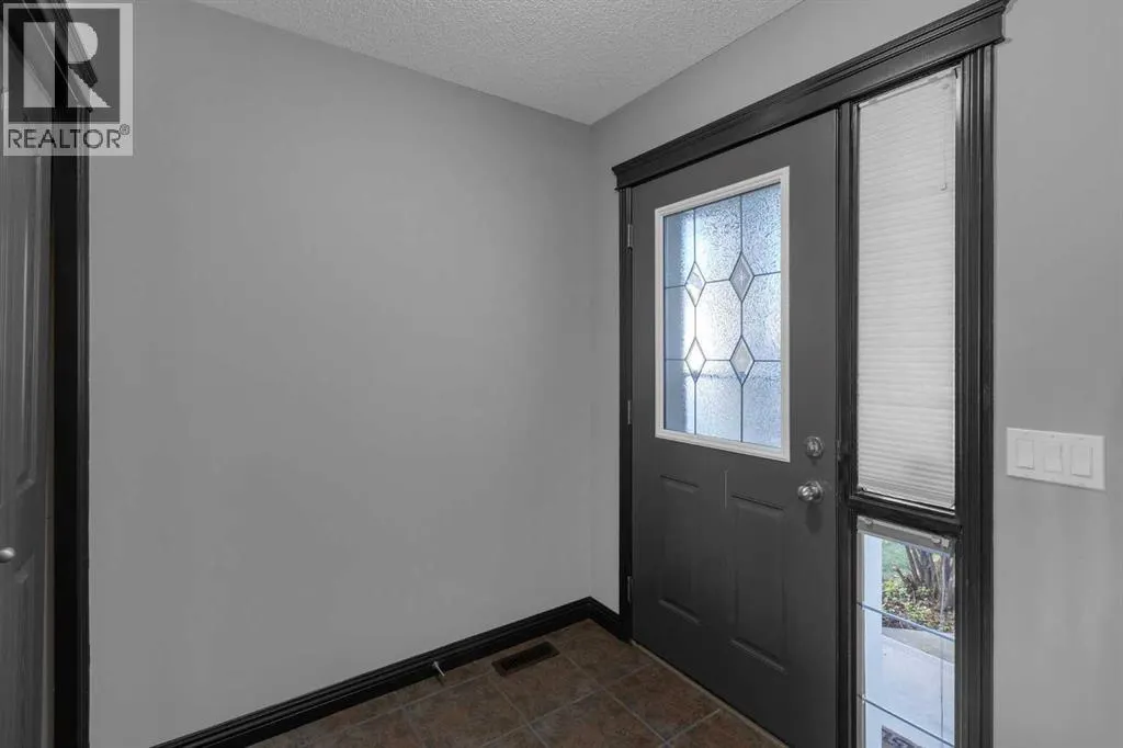 368 Kincora Drive NW
