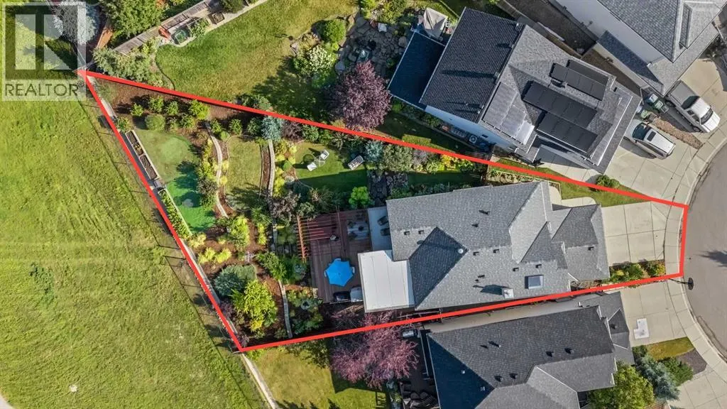 72 Tuscany Ridge Crescent NW