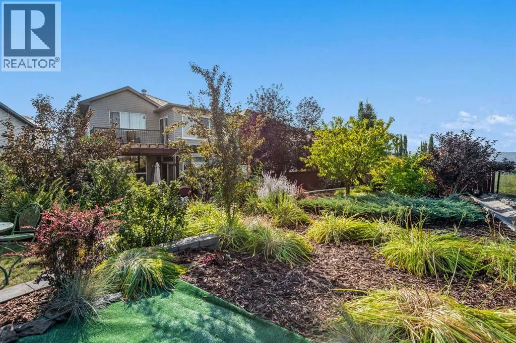 72 Tuscany Ridge Crescent NW