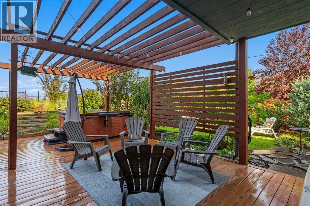 72 Tuscany Ridge Crescent NW