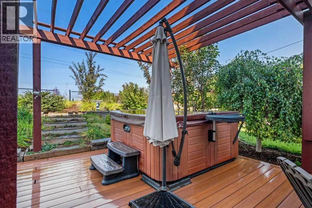 72 Tuscany Ridge Crescent NW