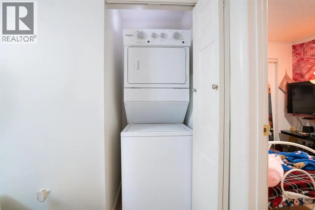 209, 11 Dover Point SE