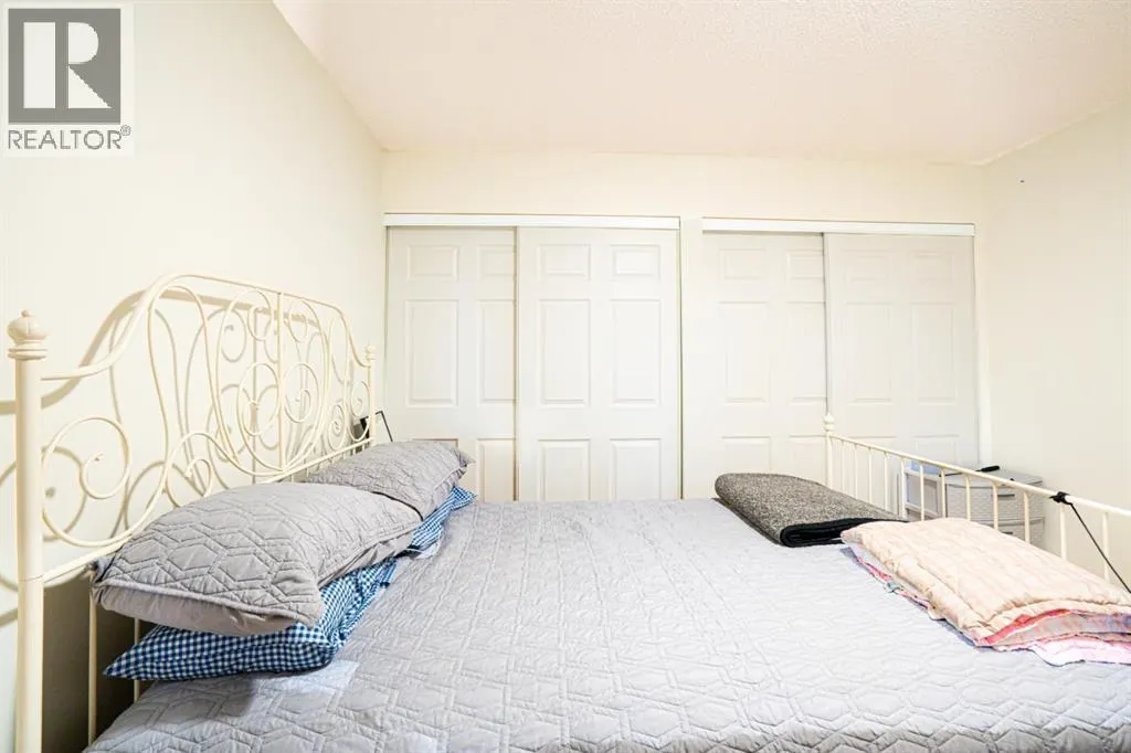209, 11 Dover Point SE