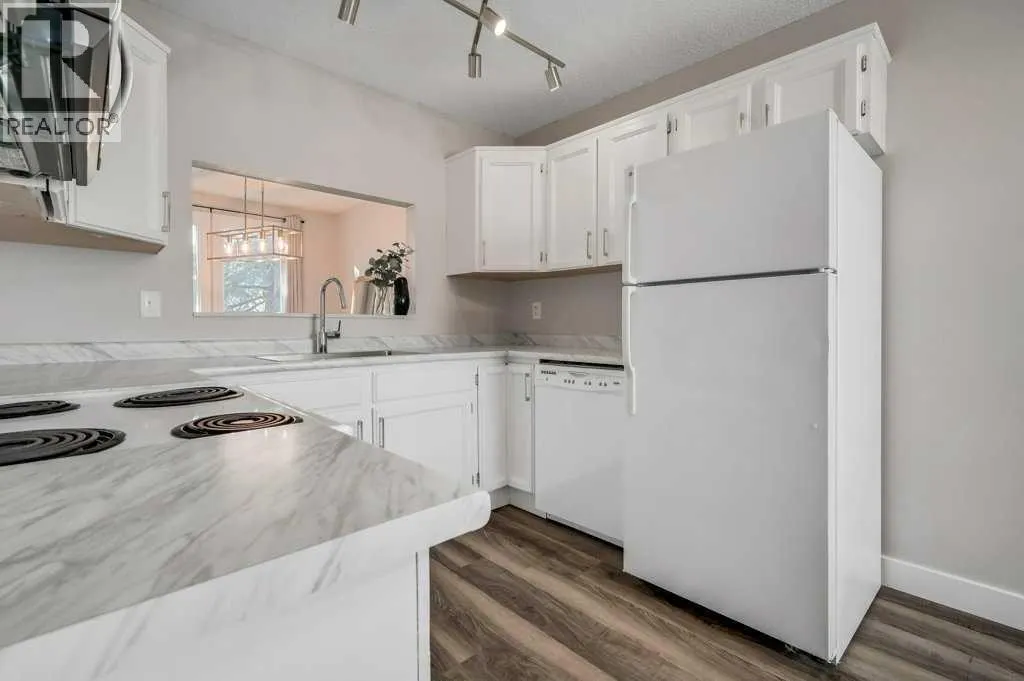 24, 2210 Oakmoor Drive SW