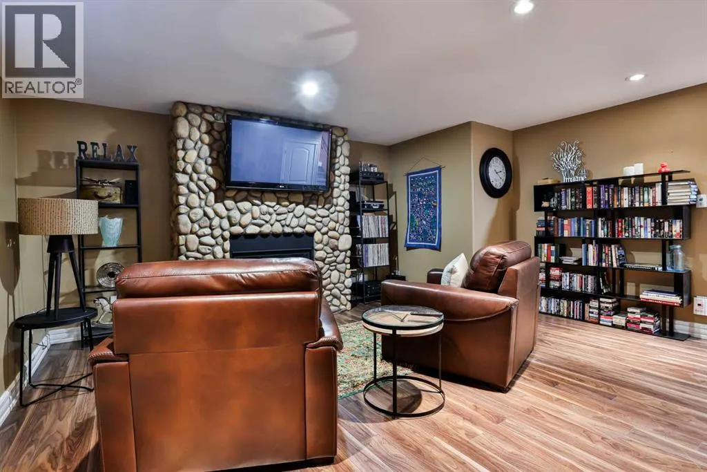 30 Riverview Crescent W