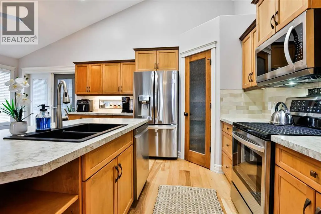 30 Riverview Crescent W