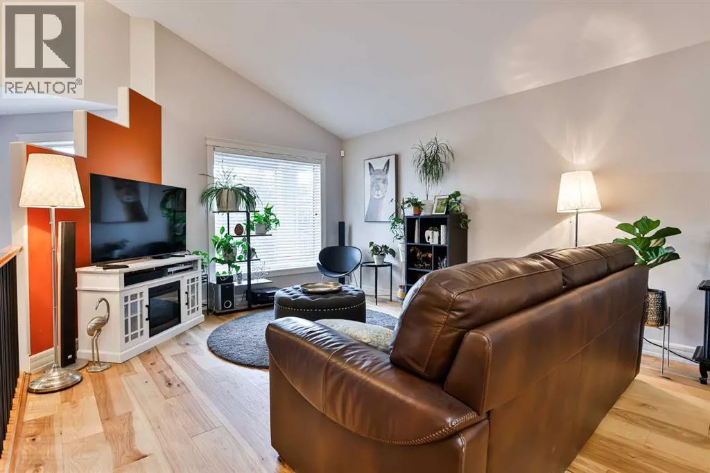 30 Riverview Crescent W