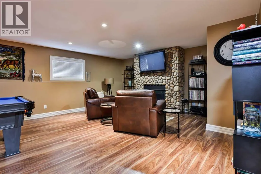 30 Riverview Crescent W