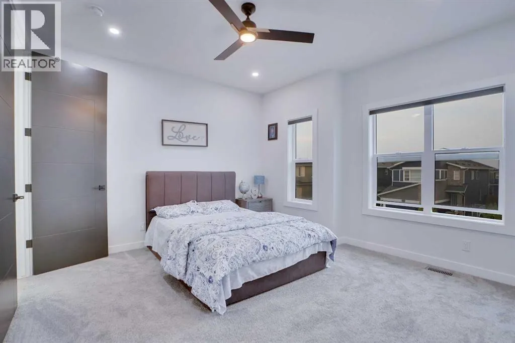 871 Corner Meadows Way NE