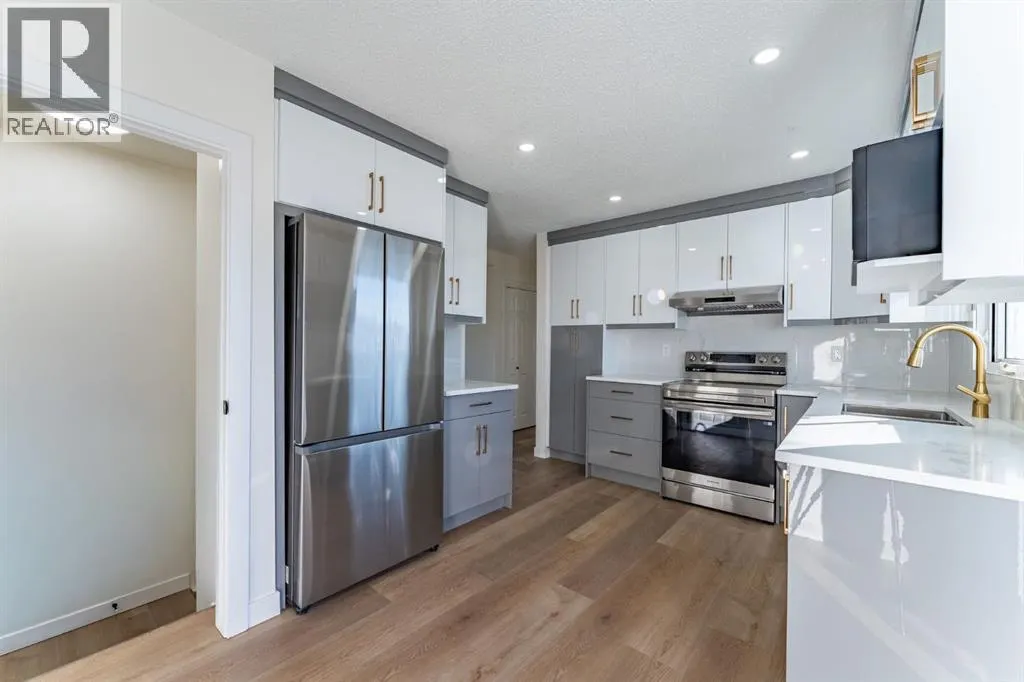 71 Maranda Close NE